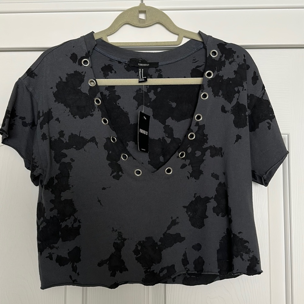 NWT Forever 21 Bleach Dye Cropped Cut Out Tee